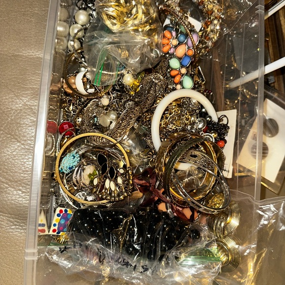 Assorted Jewelry Collection - Picture 3 of 8